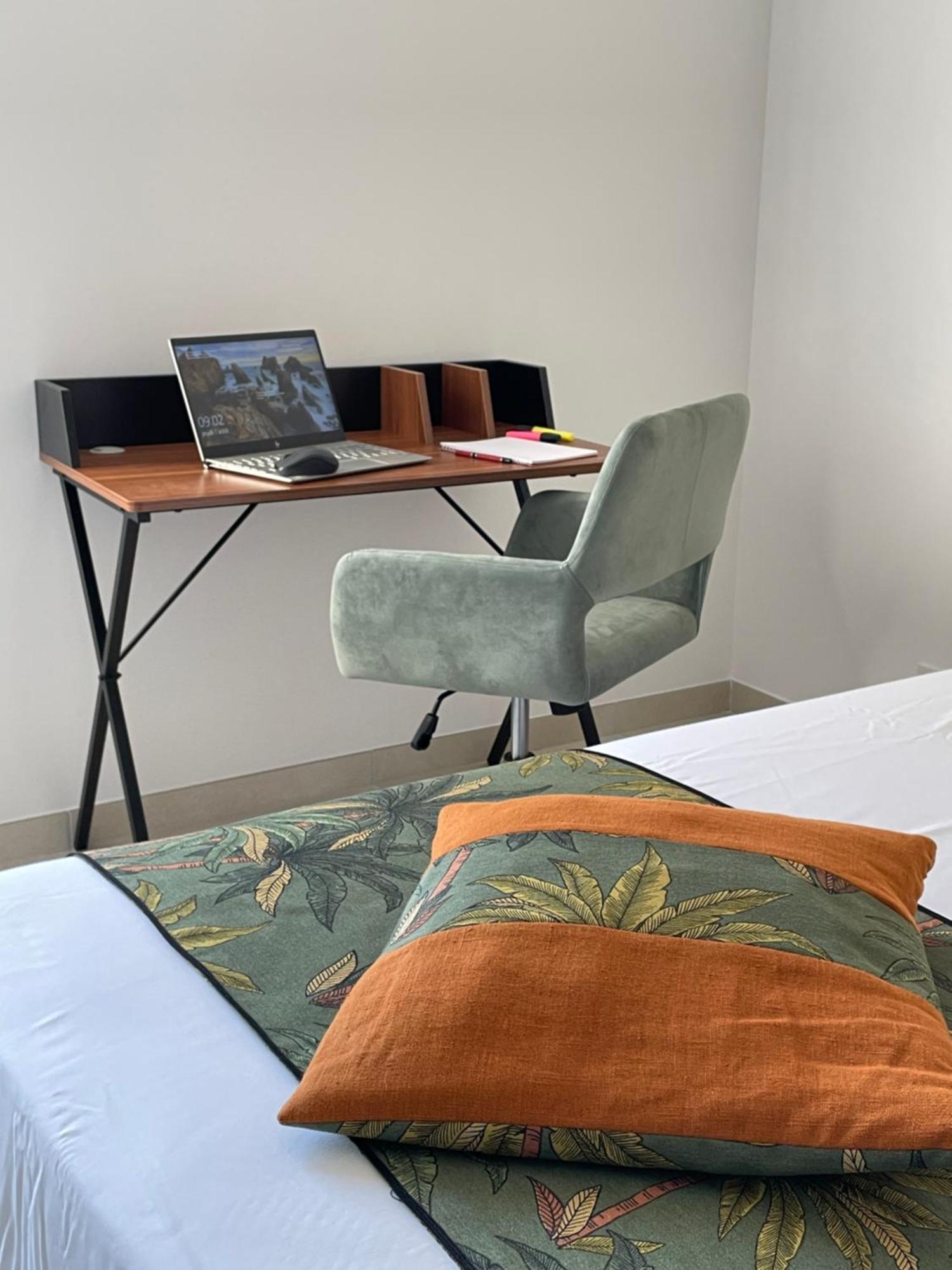 Val Des Bruyeres - Gite 15Mn Pezenas Avec Terrasse Et Cour Close - Parking Privatif Securise - Wifi Ftth Gratuit Neffies Eksteriør bilde
